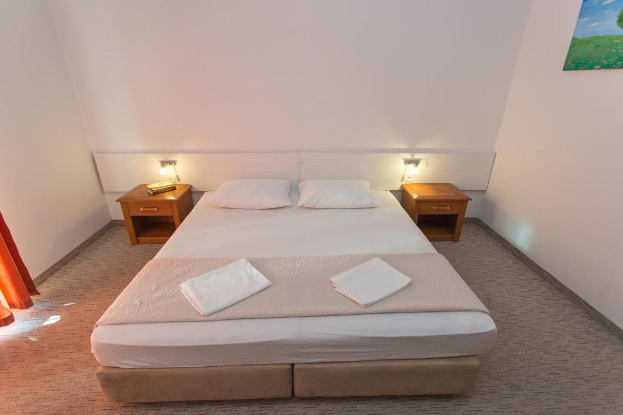 Apartmani Ana Mlini Kültér fotó